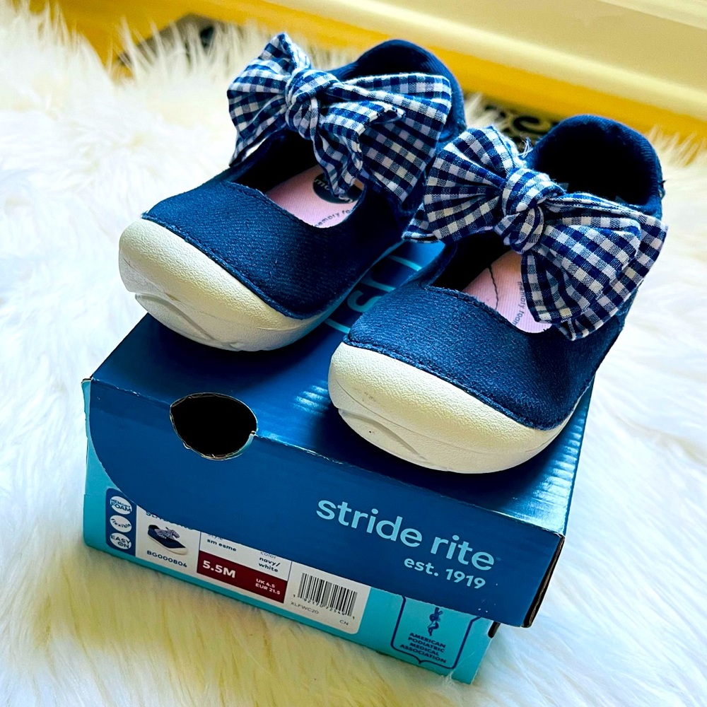 Stride Rite Kids' Sm Esme Sneaker bow tie blue toddle size 5.5M